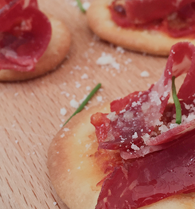 Pastırmalı Mini Pizza